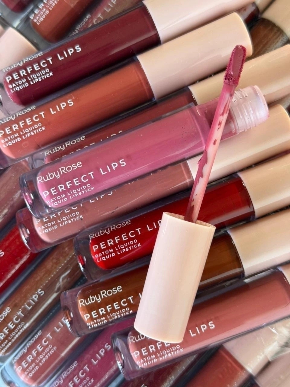 Labial líquido intransferible matte Ruby Rose