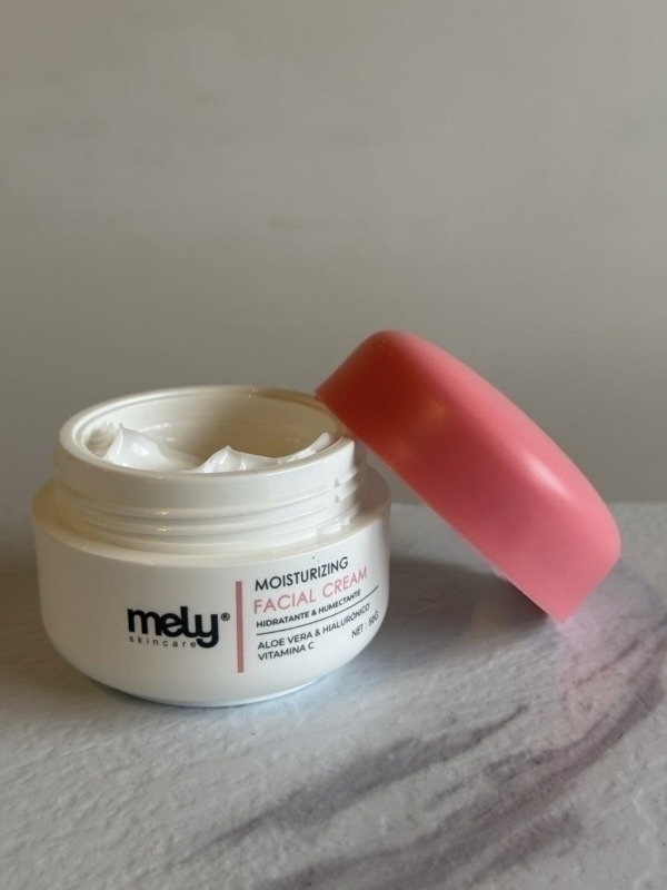 Crema facial hidratante y humectante Mely